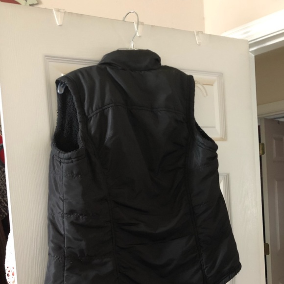 Vest - Picture 4 of 4